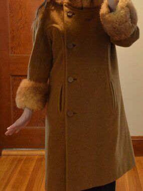 Vintage Wool and Fur Trimmed Coat in Camel, Size 4/6